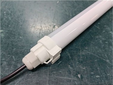 Kokošinjac sa svjetlom